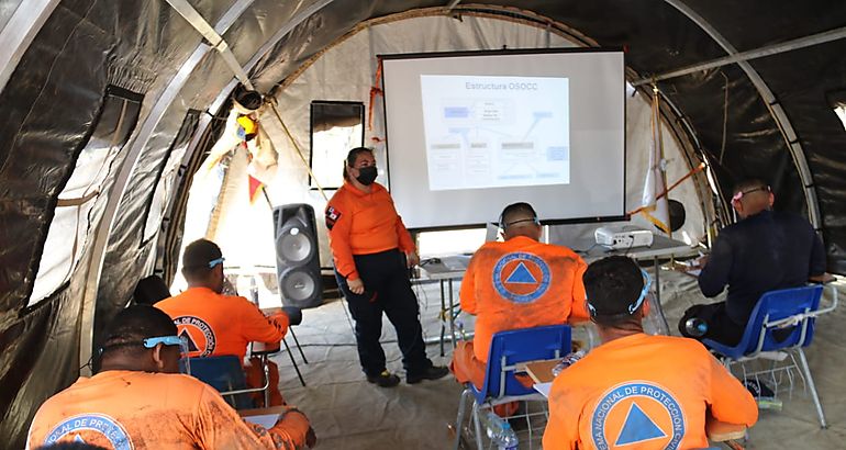 Curso sobre rescate urbano en la ciudad de David
