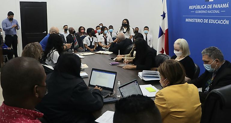 Estudiantes del nido de guilas satisfechos con respuestas del Meduca