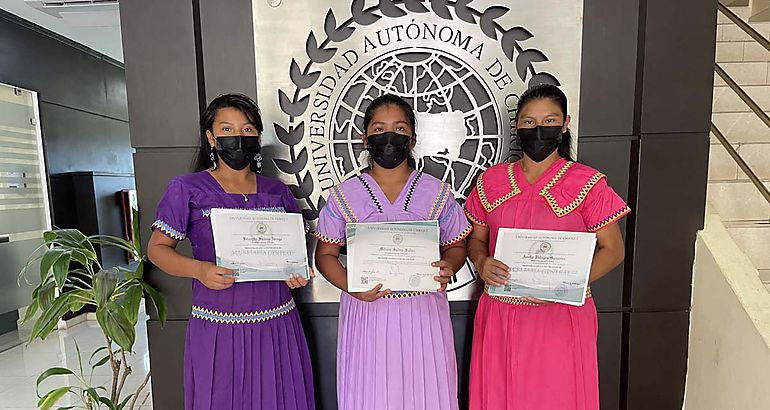 Llano opo licencio a nuevos educadores