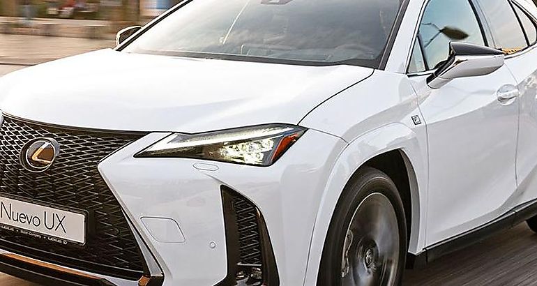 Lexus UX 2023